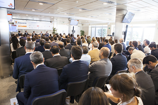 Stand sala B - IFAES Finance.jpg